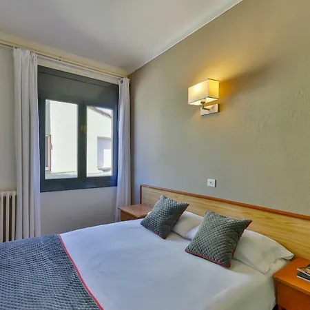 Alberana Hostel *