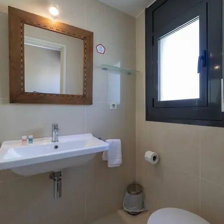 Alberana Hostel *