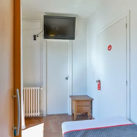 Hostel Alberana *